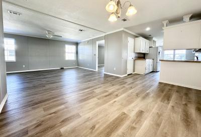 Photo 2 of 14 of home located at 2620 Pier Drive Ruskin, FL 33570
