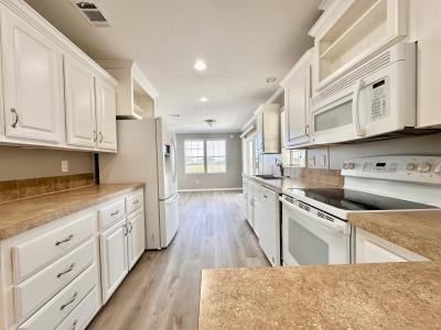 Photo 4 of 14 of home located at 2620 Pier Drive Ruskin, FL 33570