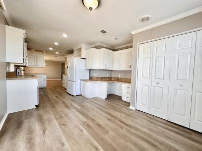 Photo 5 of 14 of home located at 2620 Pier Drive Ruskin, FL 33570
