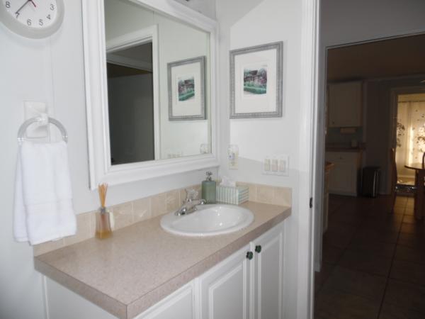 2005 Homes of Merit T16445 Mobile Home
