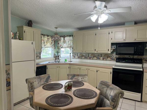1990 Mobile Home