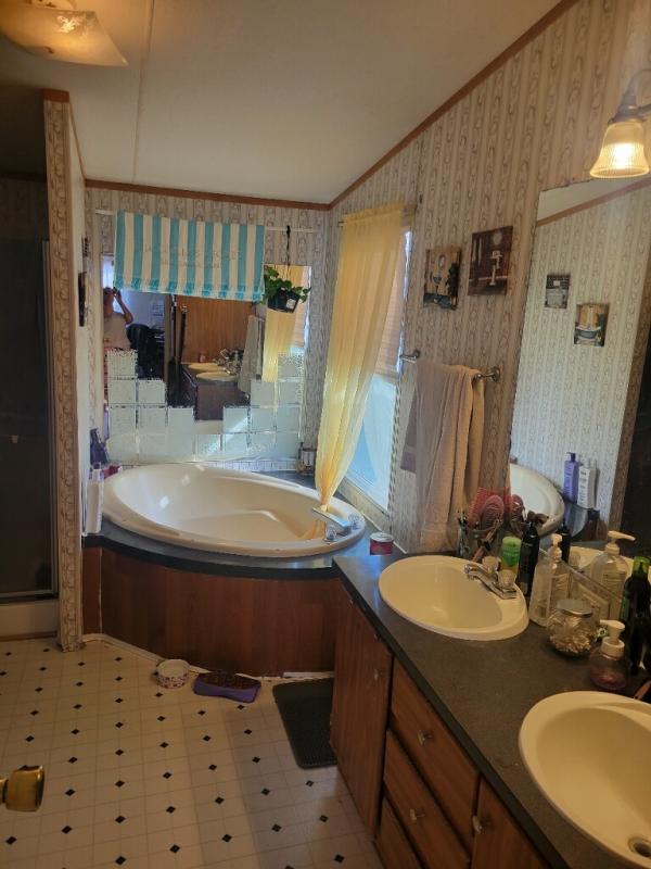 2001 Oakwood Manufactured Home