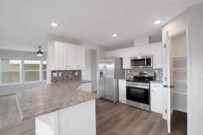 Photo 5 of 31 of home located at 2410 Lancaster Drive SE #359 Salem, OR 97317