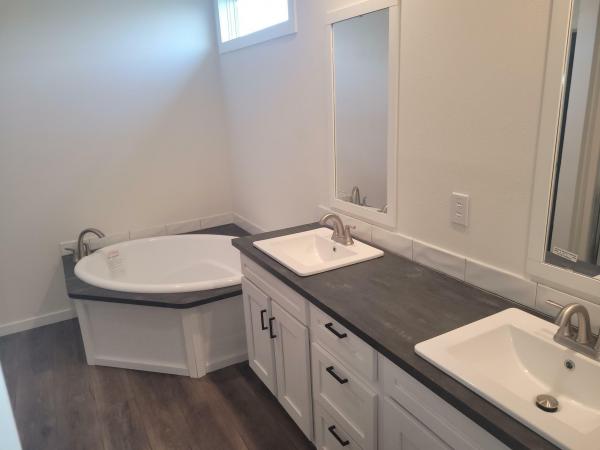 2023 Clayton Mobile Home