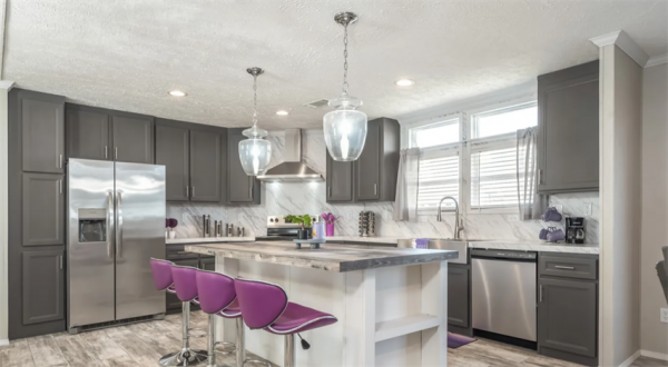 2025 
Savannah Living  Stella  Home
