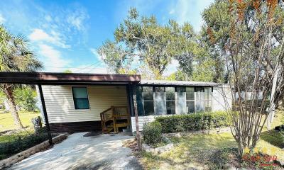 Mobile Home at 19 Valley Rd Deleon Springs, FL 32120