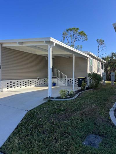 Photo 2 of 16 of home located at 701 Aqui Esta Dr #102 Punta Gorda, FL 33950