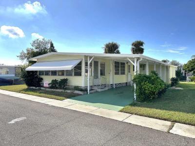 Photo 4 of 22 of home located at 601 Starkey Rd Largo, FL 33771