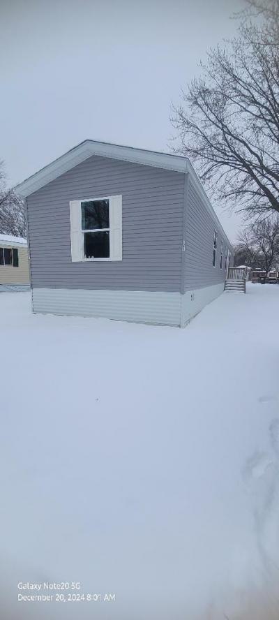 Mobile Home at 301 37th St SW Austin, MN 55912