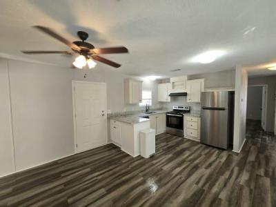 Photo 4 of 11 of home located at 4000 24th St N Unit 411 Saint Petersburg, FL 33714