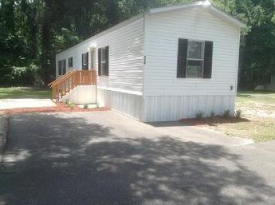 Mobile Home at 716 Queens Rd Gainesville, FL 32607