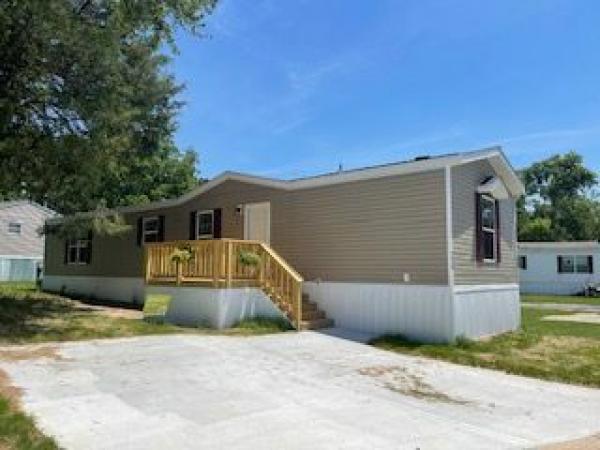 2021 Clayton Homes Inc Community Series Mobile Home