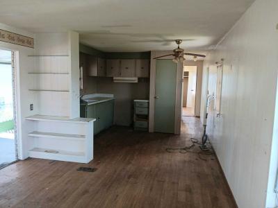Photo 3 of 10 of home located at 7403 46th Avenue North Lot 52 Saint Petersburg, FL 33709