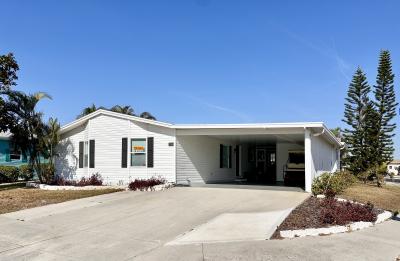 Mobile Home at 3516 Hayes Bayou Dr/2006 Pier Ruskin, FL 33570