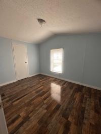 2000 Holly Park Manufactured Home