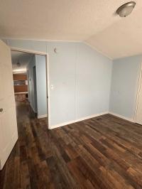 2000 Holly Park Manufactured Home