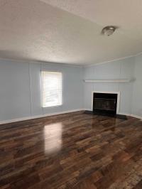 2000 Holly Park Manufactured Home