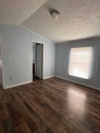 2000 Holly Park Manufactured Home