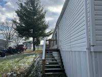 2000 Holly Park Manufactured Home