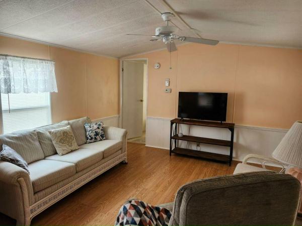 1986 COUN . Mobile Home