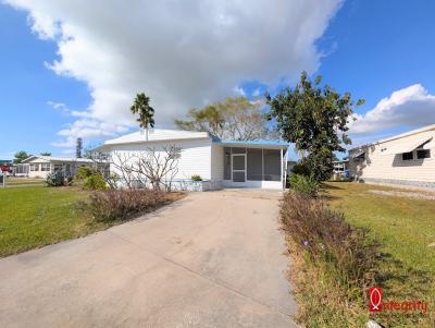 Mobile Home at 6515 15th St E, Lot J11 Sarasota, FL 34243