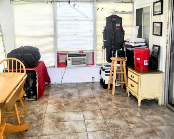 1979 TWIN Manufactured Home