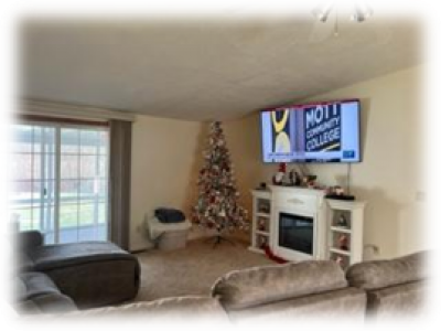 Photo 3 of 13 of home located at 9639 Foxchase Circle Freeland, MI 48623