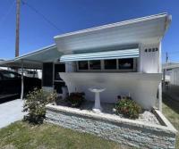 1959 NEWM 2BR/1BA Mobile Home