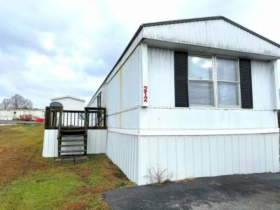 Mobile Home at 212 Palomino Trl, Corbin, KY 40701