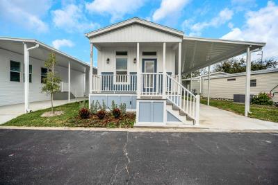 Photo 3 of 30 of home located at 5200 28th Street North, #165 Saint Petersburg, FL 33714