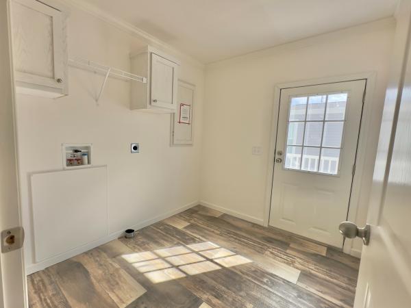 2023 Skyline LE5035 Mobile Home