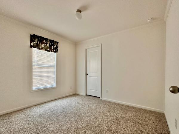 2023 Champion SIG3523B(3BR) Mobile Home