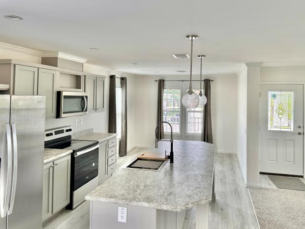 2023 Champion SIG3523B(3BR) Mobile Home