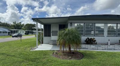 Photo 2 of 20 of home located at 570 57th Ave W  Lot 232 Bradenton, FL 34207