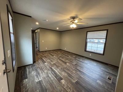 Photo 5 of 11 of home located at 16 English Village Park #112 Nixa, MO 65714