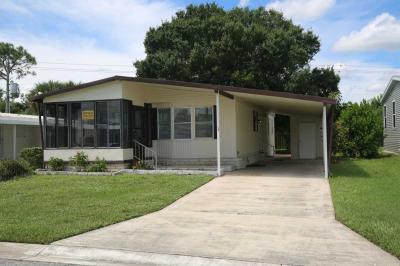 Photo 5 of 61 of home located at 8775 20th St Lot 24 Vero Beach, FL 32966