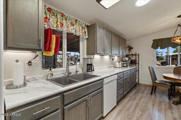 1984 Golden West Home Doublewide / Ground Set  Manufactured Home