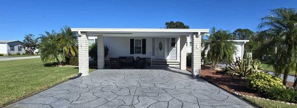 Photo 1 of 2 of home located at 1547 Crooked Stick Loop Lakeland, FL 33801