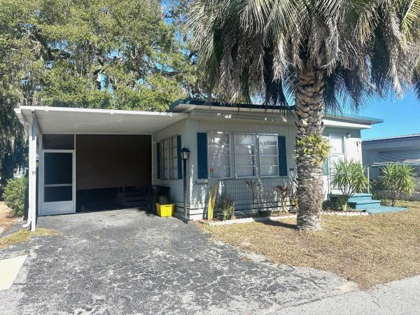 Photo 1 of 2 of home located at 13053 Lemon Avenue Lot 344 Grand Island, FL 32735