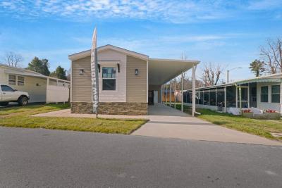 Photo 3 of 8 of home located at 111 Half Way Tree Ln. Hendersonville, NC 28739