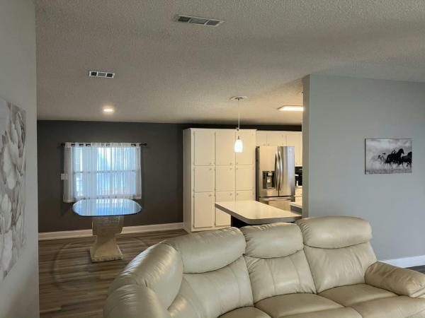 1990 Palm Manufactured Home