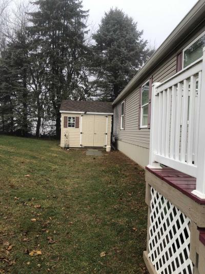 Photo 2 of 10 of home located at 120 W Carbridge Rd Stewartstown, PA 17363