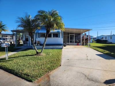 Photo 2 of 52 of home located at 44 Kelly Drive Lakeland, FL 33815