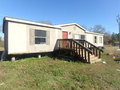 Mobile Home at 59 County Road 3319 Atlanta, TX 75551