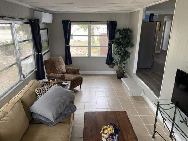 1972 HOME Manufactured Home