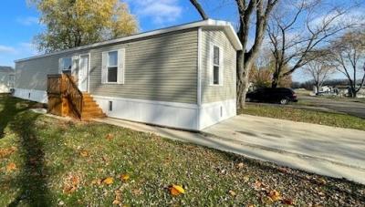 Mobile Home at 117 Carriage Lane Estate Streator, IL 61364