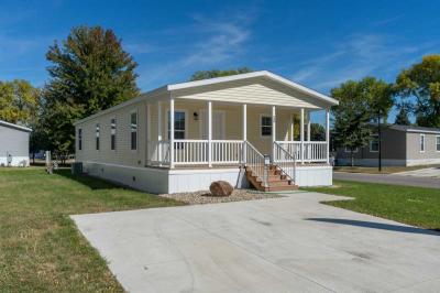 Photo 2 of 17 of home located at 154 Kingsway Dr North Mankato, MN 56003