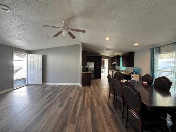 1999 REDMAN HOMES Mobile Home For Sale