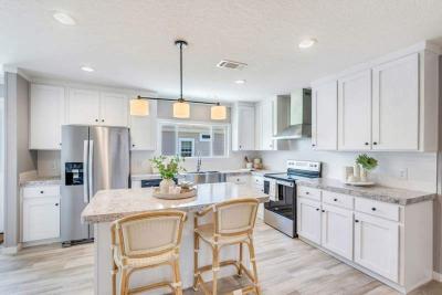 Photo 5 of 28 of home located at 16624 Coral Dr Fort Myers, FL 33908