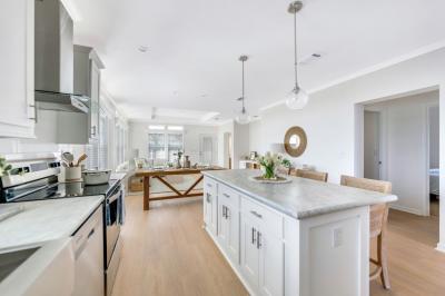 Photo 5 of 38 of home located at 12575 Pine Dr Fort Myers, FL 33908